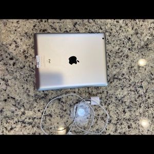 Generation 3 Apple iPad with charger